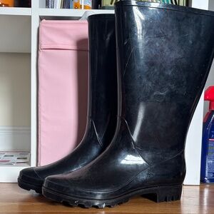 Black Women's sz 8 Rain Boots
